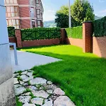 Apartment Con Jardin En